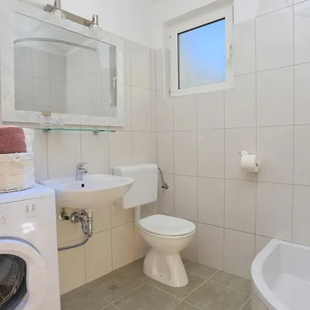 Apartment By The Sea Podgora, Makarska - 16630